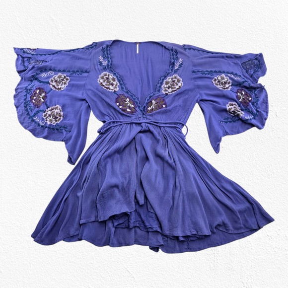 Free People Periwinkle Blue Embroidery Flutter Sleeve Boho Mini Dress Size Small - Picture 2 of 9